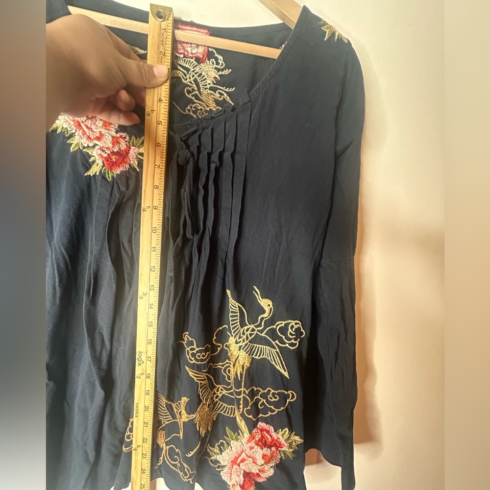 JWLA Long sleeve floral crane embroidered top - Picture 3 of 12